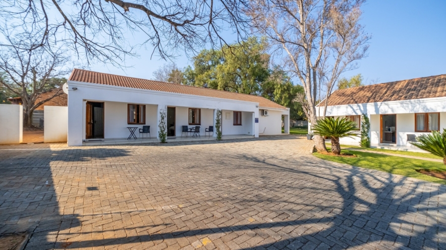 Commercial Property for Sale in Flamwood North West